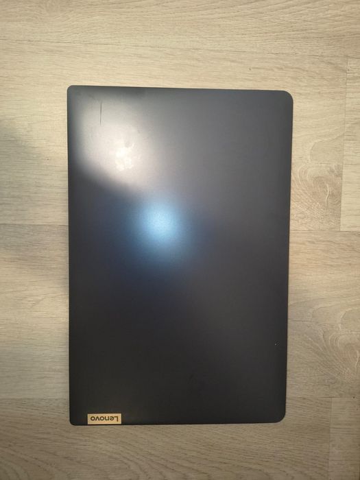 Vând Lenovo IdeaPad 1 15IGL7, model 82V7