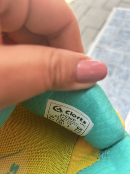 Pantofi de alergate Clorts
