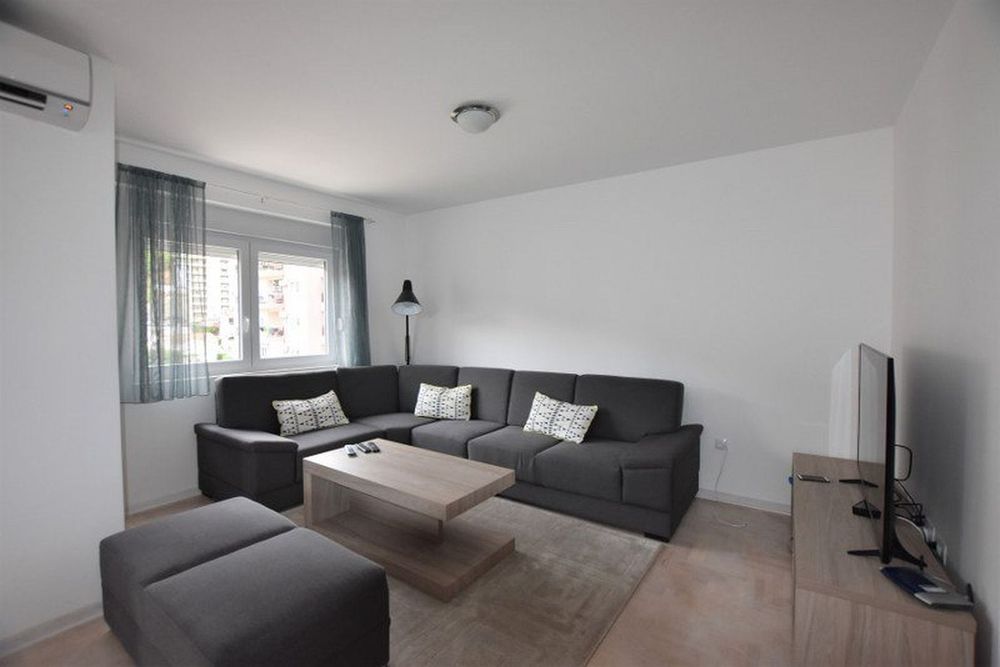 Продава се Тристаен апартамент в София, Банишора - 89 кв.м за 1652 €/кв.м - Снимка #1