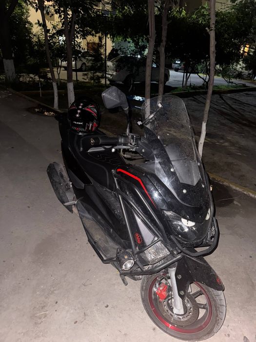Yamaha n max skuter