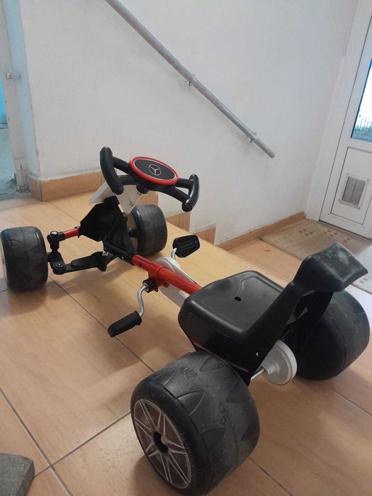 Kart cu pedale Injusa Mercedes-Benz, 3-6 ani, stare buna
