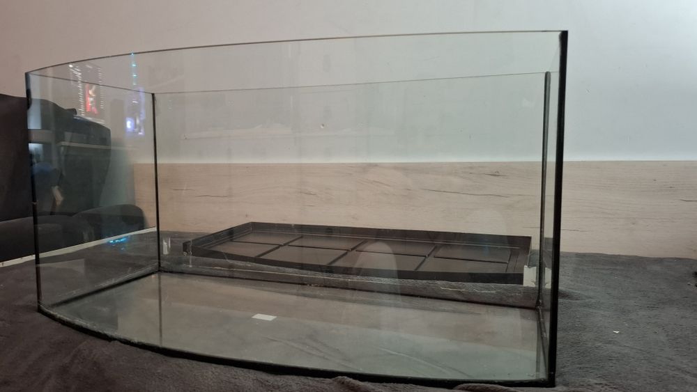 Немски Аквариум Eheim с оборудване