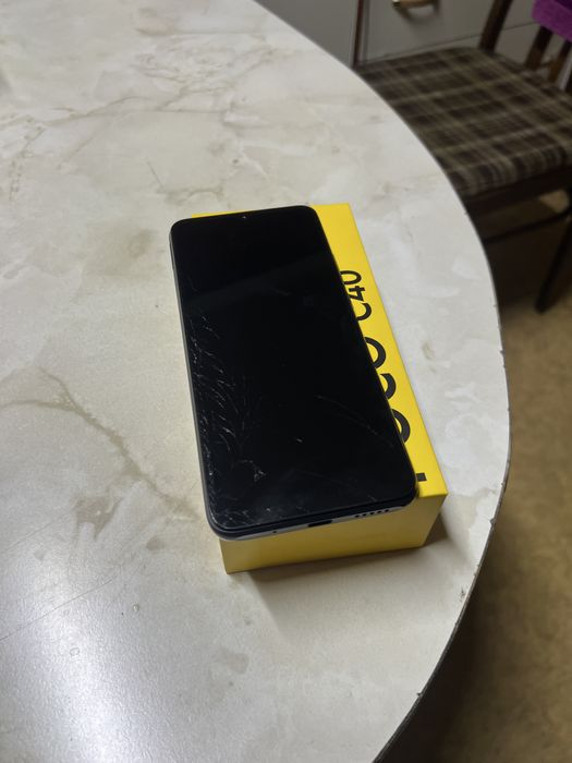 Продам телефон poco c40