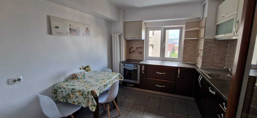Proprietar, dau in chirie apartament 3 camere decomandate central | 80 mp | Piața Cipariu | Parcare