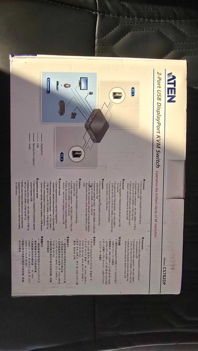 4K 2-Port USB DisplayPort KVM Switch