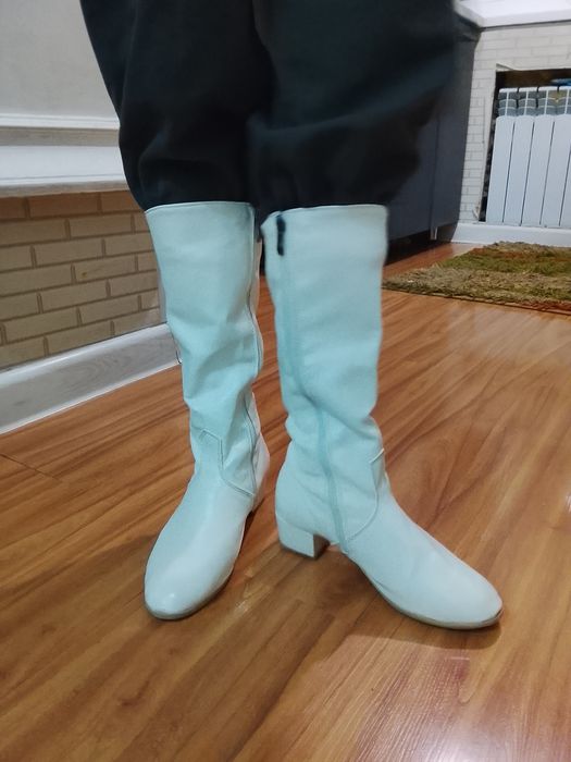 Сапоги кожанные,белые женские