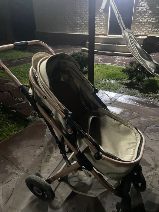 Продается коляска для младенцев