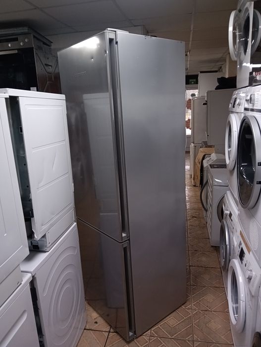 Иноксов комбиниран хладилник с фризер Liebherr  с две години гаранция!