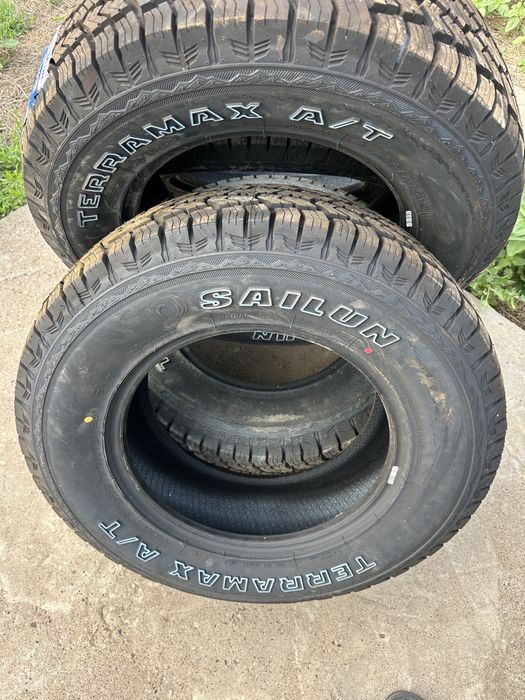 Шины новые на 235/70 R16