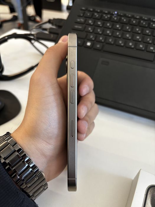 iPhone 15 Pro 256GB | Natural Titanium | Отличлиное состояние