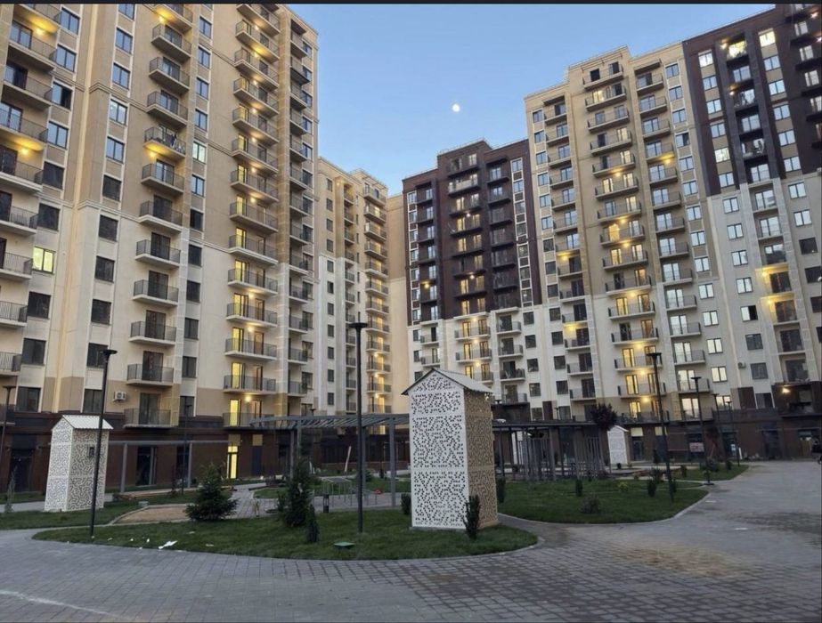 Golden House O’z zamin