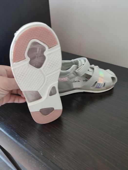 Новые сандалии 26 размер