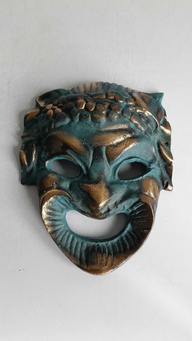 Бронзова маска на сатир