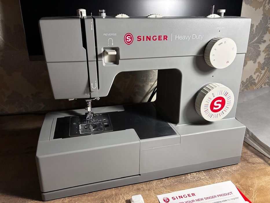Продам швейную машинку SINGER® 4452,