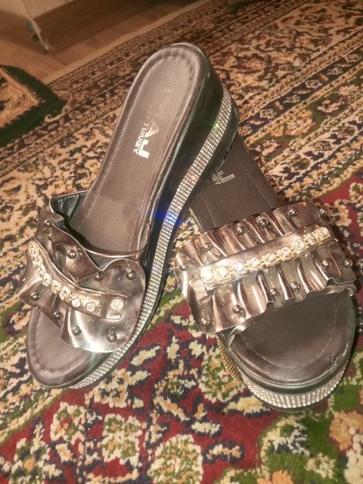 Tufli yangi kiyilmagan