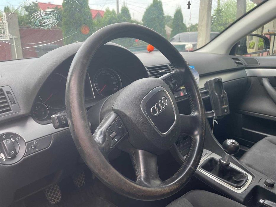 Audi A4 B7 2.0TDI - pentru DEZMEMBRĂRI -