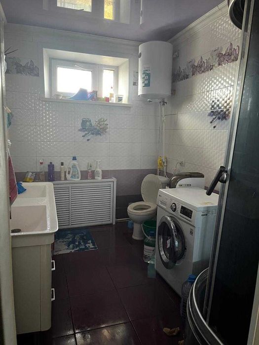 Продам двух этажный дом