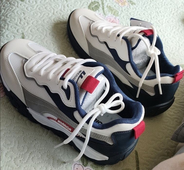 Спортивные кроссовки 40 размера