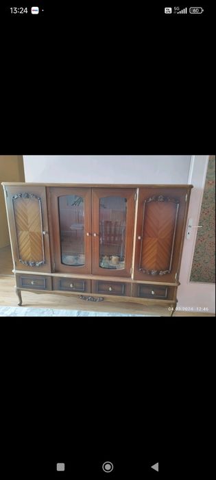 Класически мебели от дървен материал