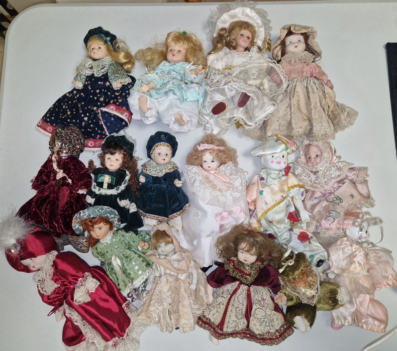 Разпродажба порцеланови кукли
