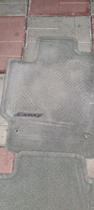 Продам коврики на камри 40