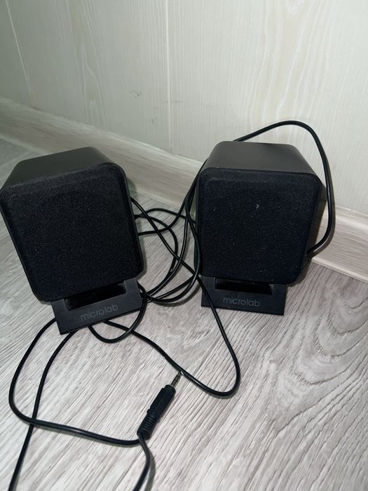 Продам компактные колонки Microlab