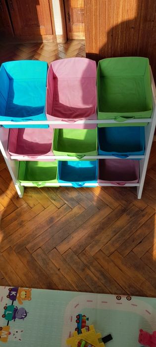 Етажерка  за играчки