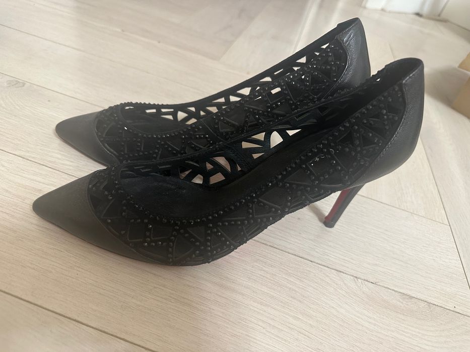 Туфли чёрные и бежевые