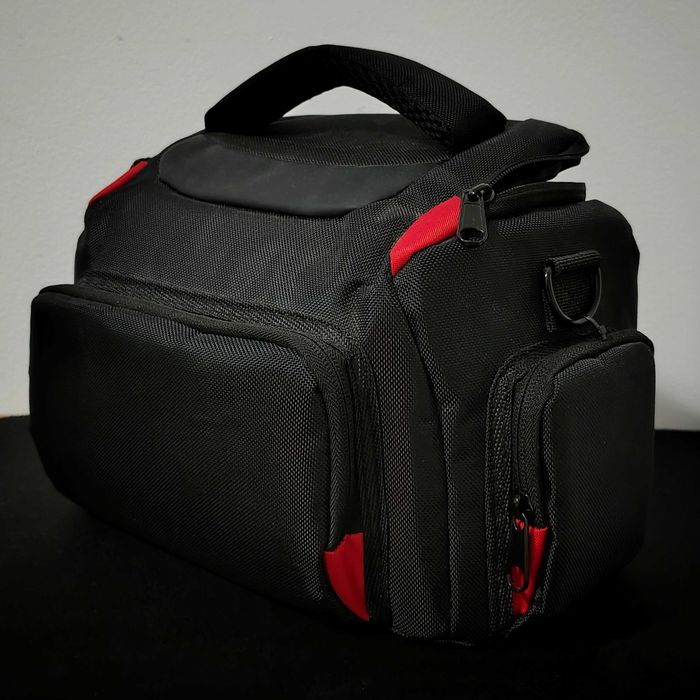 Canon EOS 2000D + 18-55mm IS II — комплект