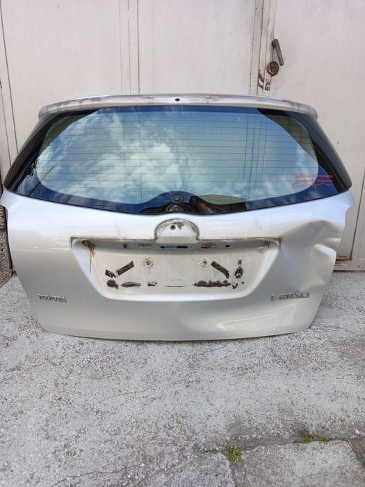 Задно оригинално стъкло за Toyota Verso 2010