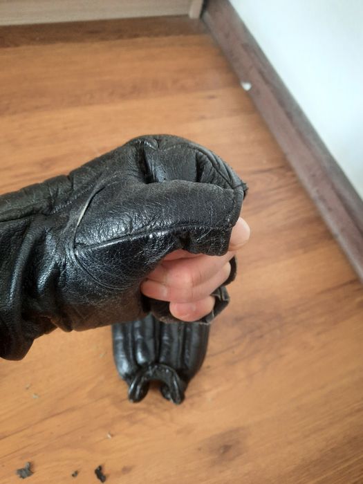 Боксёрские перчатки по мешку