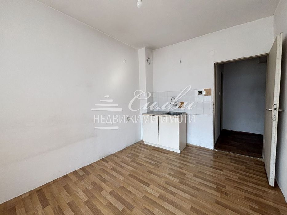 Дава се под наем Двустаен апартамент в Шумен, Пожарната - 70 кв.м за 178.5 € - Снимка #3