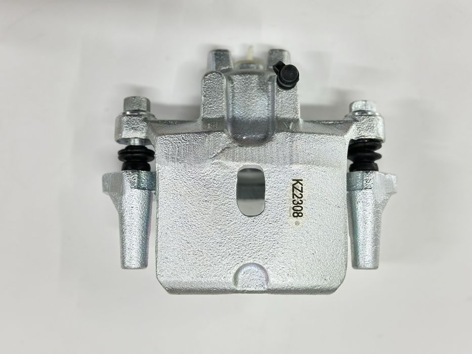 Суппорт Паджеро 4  MR510541