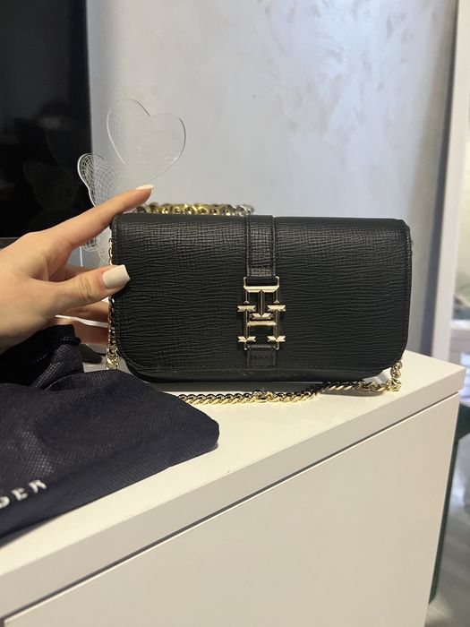 Черна чанта Tommy Hilfiger