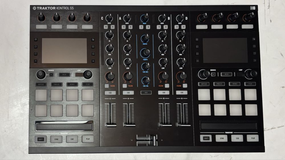 Consola DJ Traktor KONTROL S5