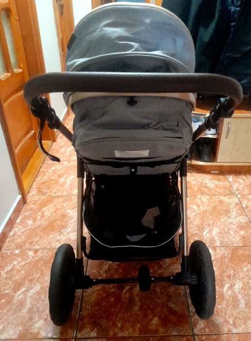 Vând cărucior pentru copii