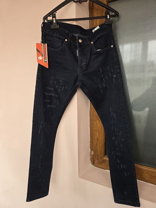 Vând blugi dsquared 2