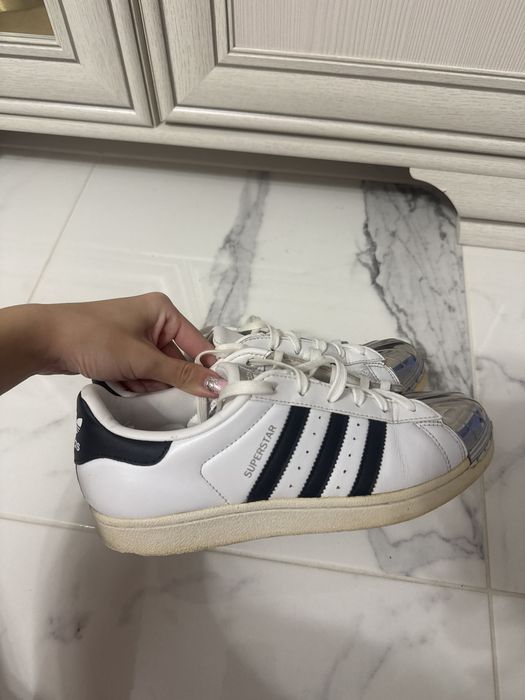 Adidas superstar editie speciala