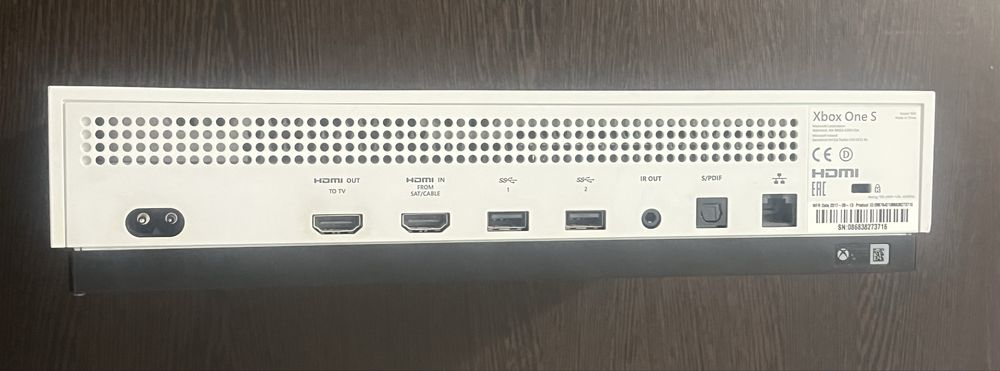 Xbox One S + джойстик + проектор