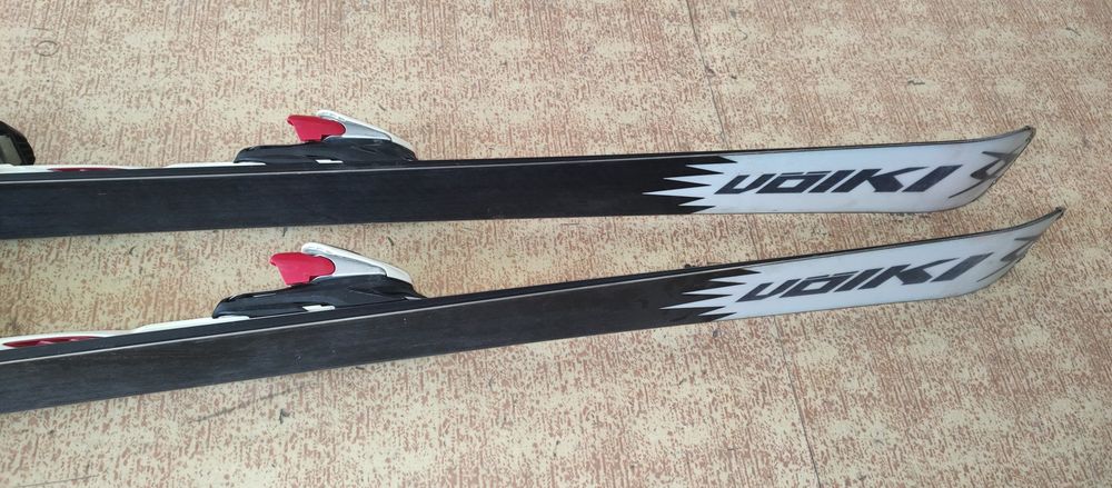 Ски volki.                      .