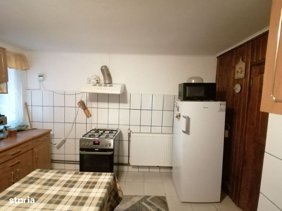 PROPRIETAR -  Casa cu teren de vanzare