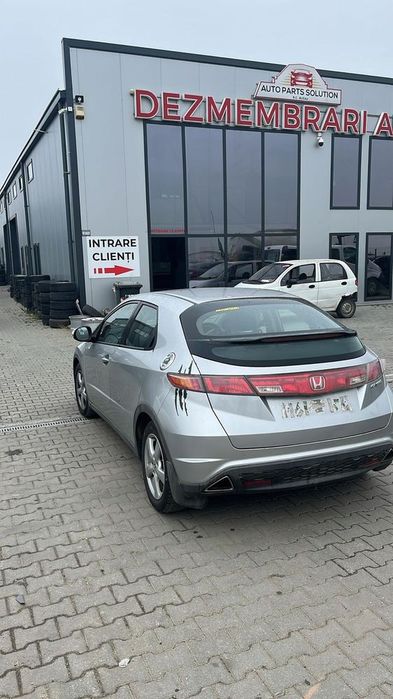 Dezmembram Honda Civic hatchback 2.2 diesel din 2008