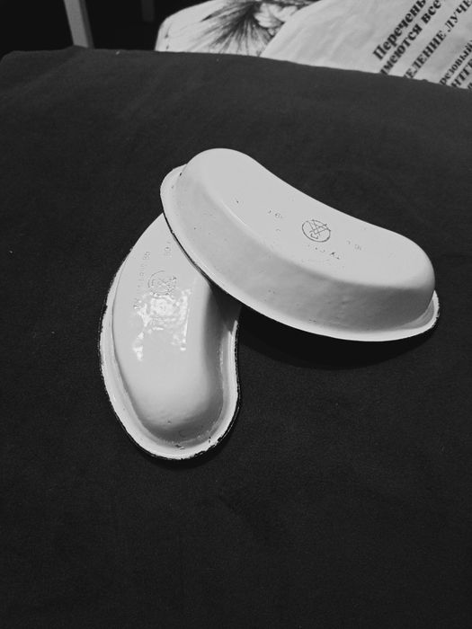 Медицинские почкообразные лотки