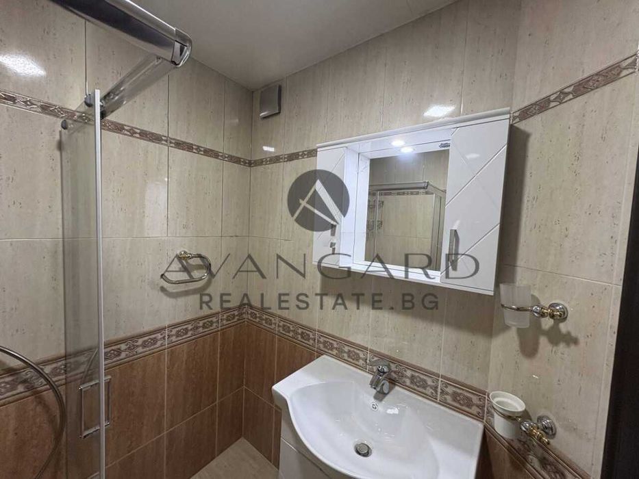 Продава се Тристаен апартамент в Пловдив, Кючук Париж - 115 кв.м за 2000 €/кв.м - Снимка #8