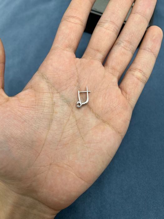 Продам серьги белое золото, бриллианты