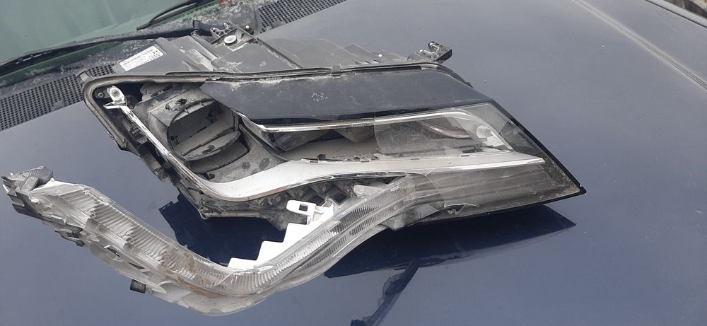 Десен фар за ауди а7 2016 год. за части