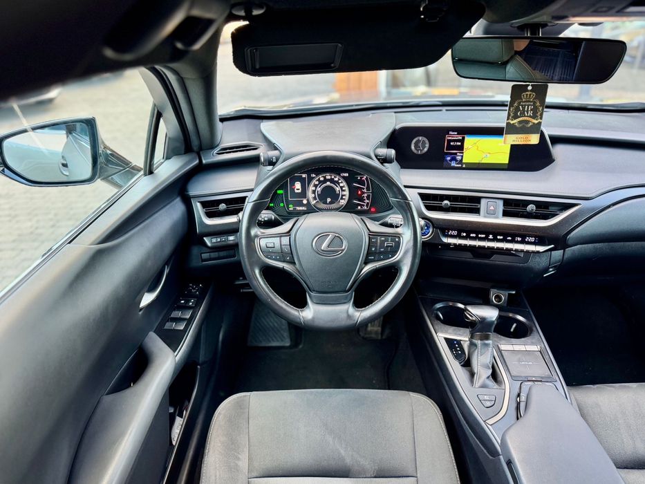 Lexus UX250h / Hybrid / 184CP / Distronic / Lane assist / Garantie