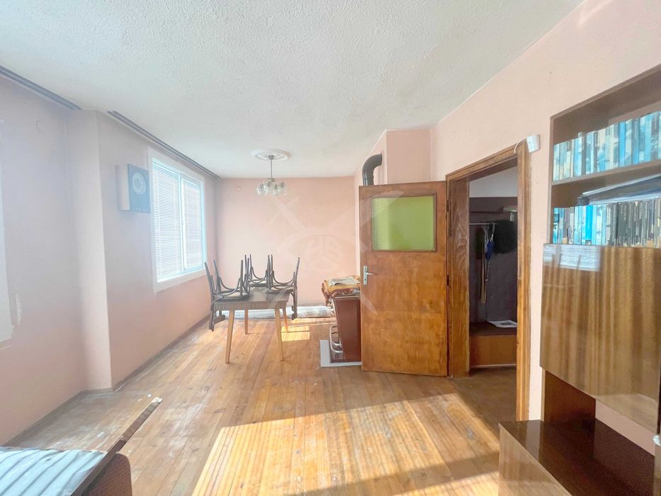 Продава се Къща в Панагюрище - 392 кв.м за 485 €/кв.м - Снимка #5