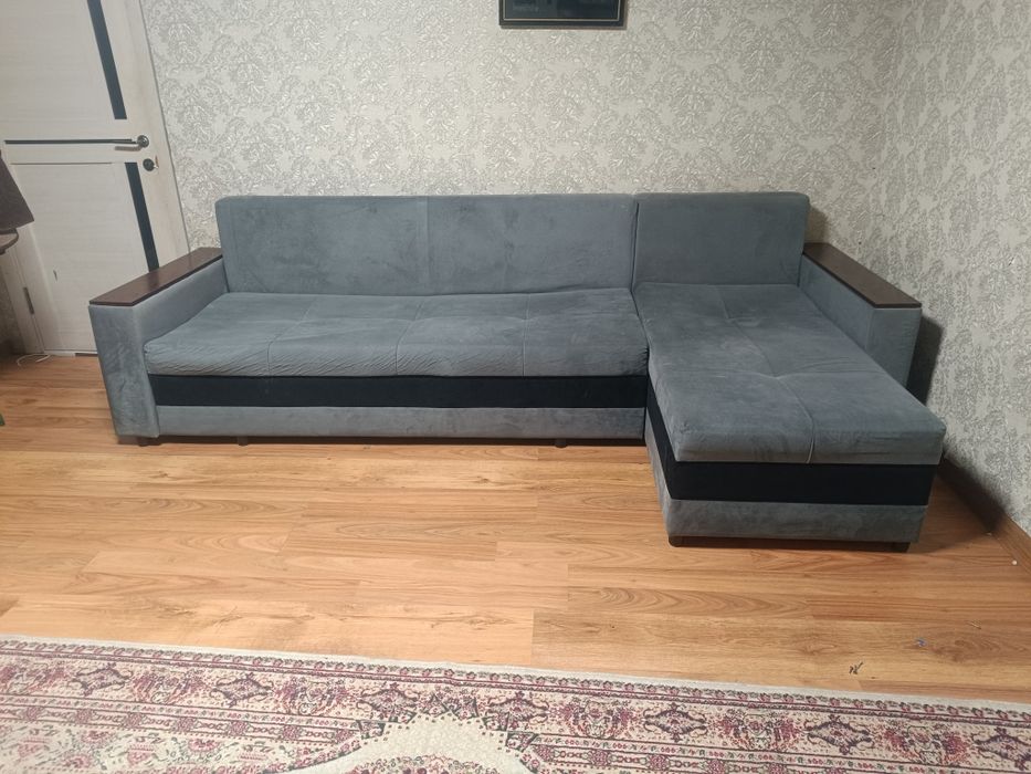 Диван            .