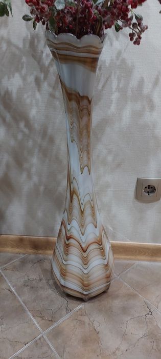 Продам вазу с ветками. Россия.